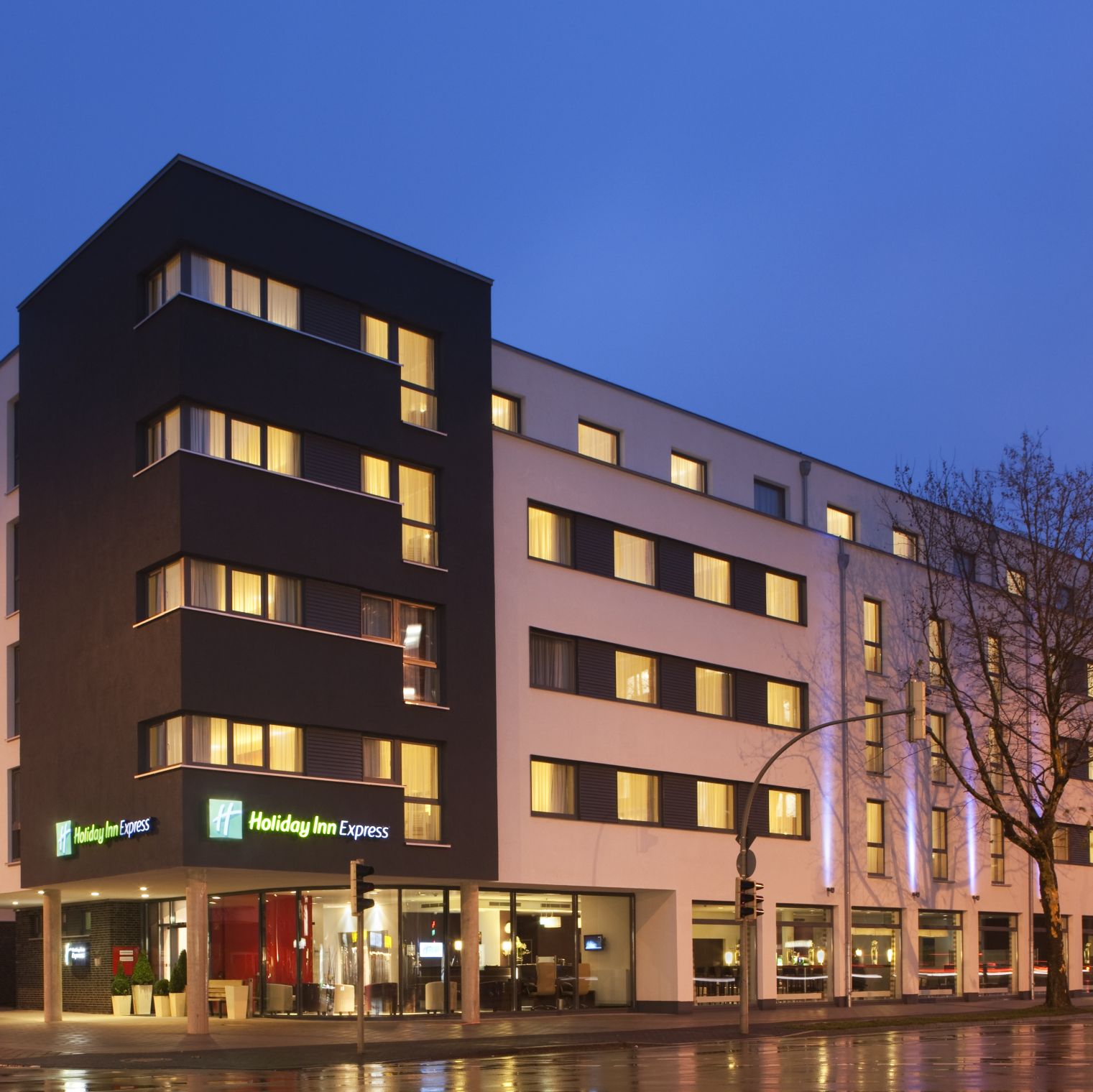 Entrance to the Holiday Inn Express Gütersloh